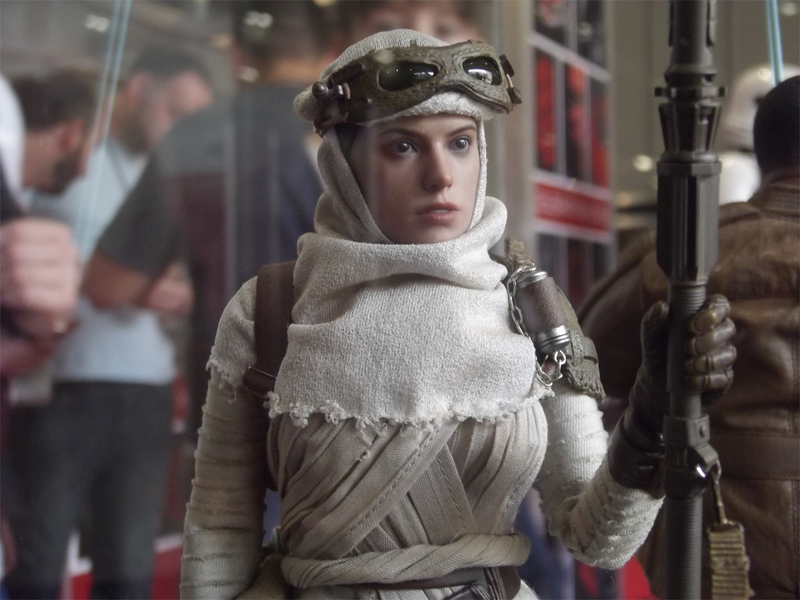 Illustration for article titled Getting Up Close With Hot Toys' Amazing The Force Awakens Figures